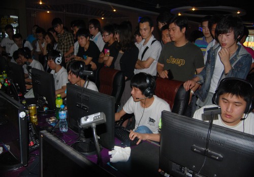 LCK最佳阵容出炉：GEN四人当选一阵 Faker直落二阵中单