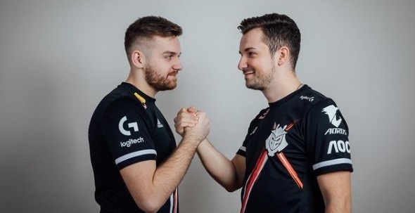 Hope 认为Corki是T1／T1.5英雄：他的属性很高，伤害也很高