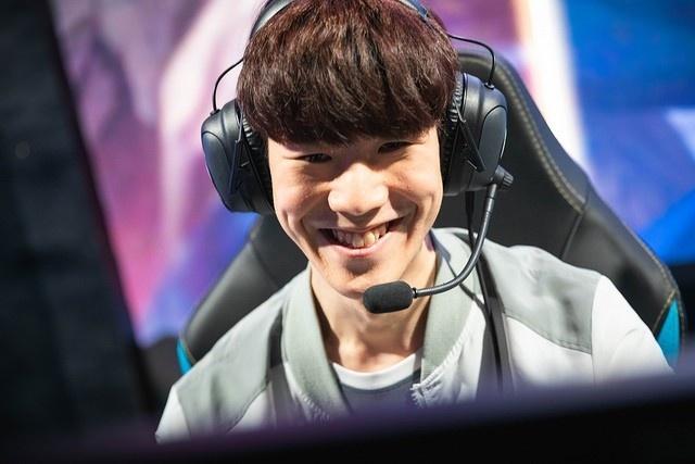 LOL官方确认：每年选一人进名人堂，现役选手也可入选